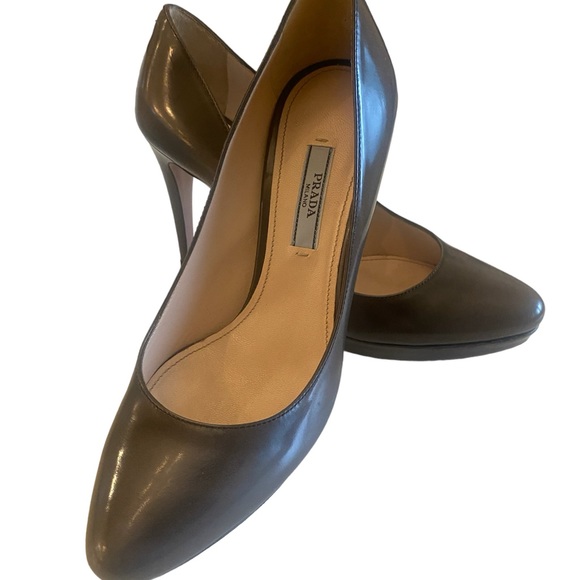 PRADA Gray Patent Leather Heels size 37 1/2 - Picture 5 of 11